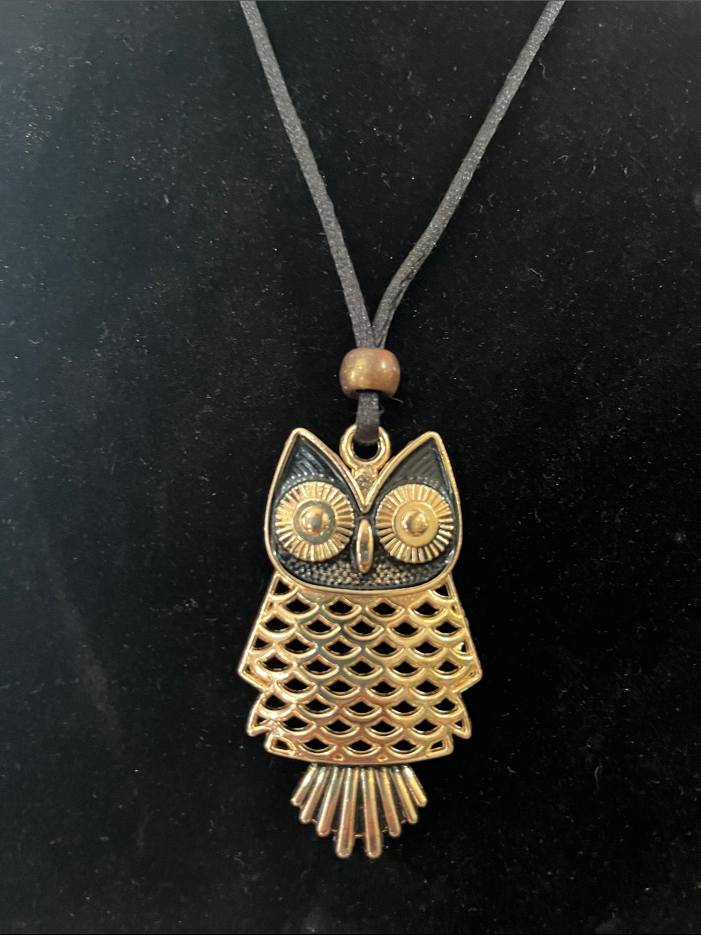 VINTAGE GOLD TONE SOLID CAST OWL PENDANT NECKLACE FS3397 BOHO